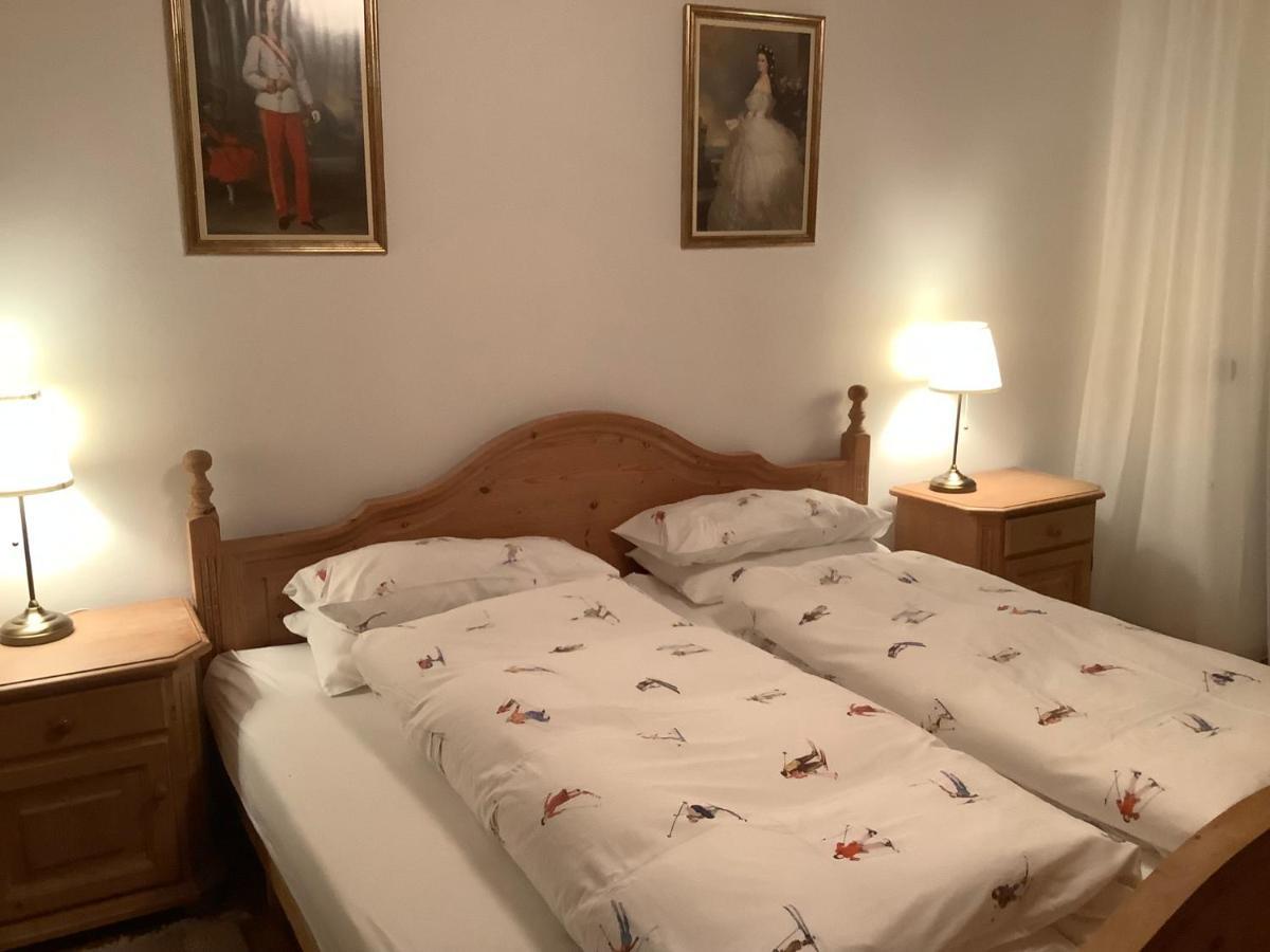 Cosy Apartment Bad Ischl In Quiet Residential Area - Newly Renovated Exterior photo
